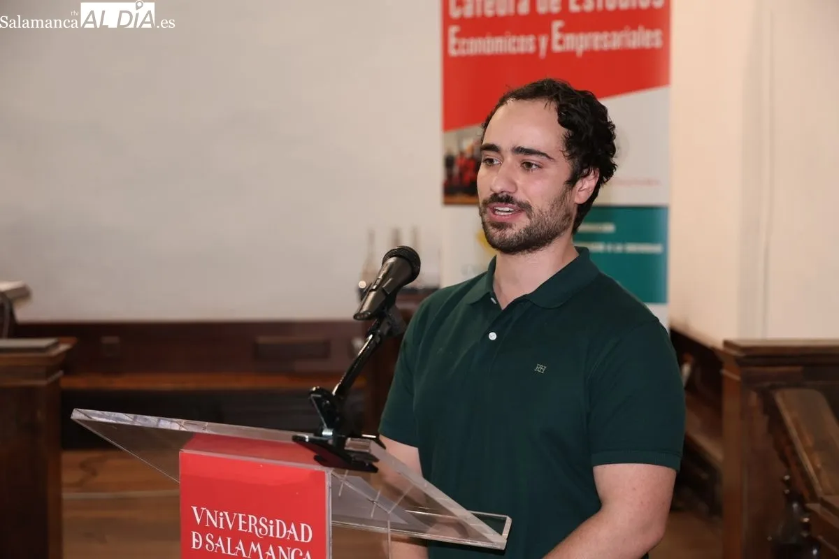 Entrega de premios a los mejores TFG de Creación e Innovación Empresarial en la I Jornada de Emprendimiento USAL y Caja Rural de Salamanca. Foto de David Sañudo