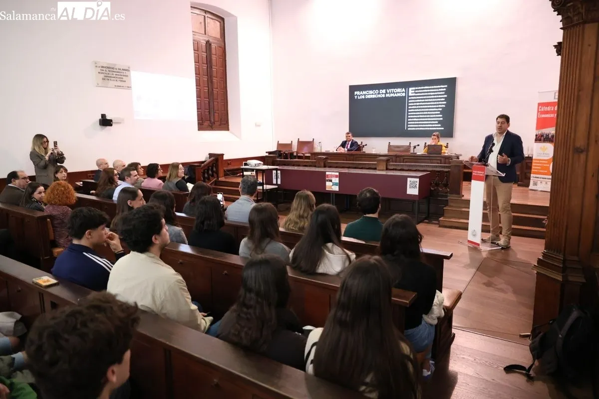 Entrega de premios a los mejores TFG de Creación e Innovación Empresarial en la I Jornada de Emprendimiento USAL y Caja Rural de Salamanca. Foto de David Sañudo