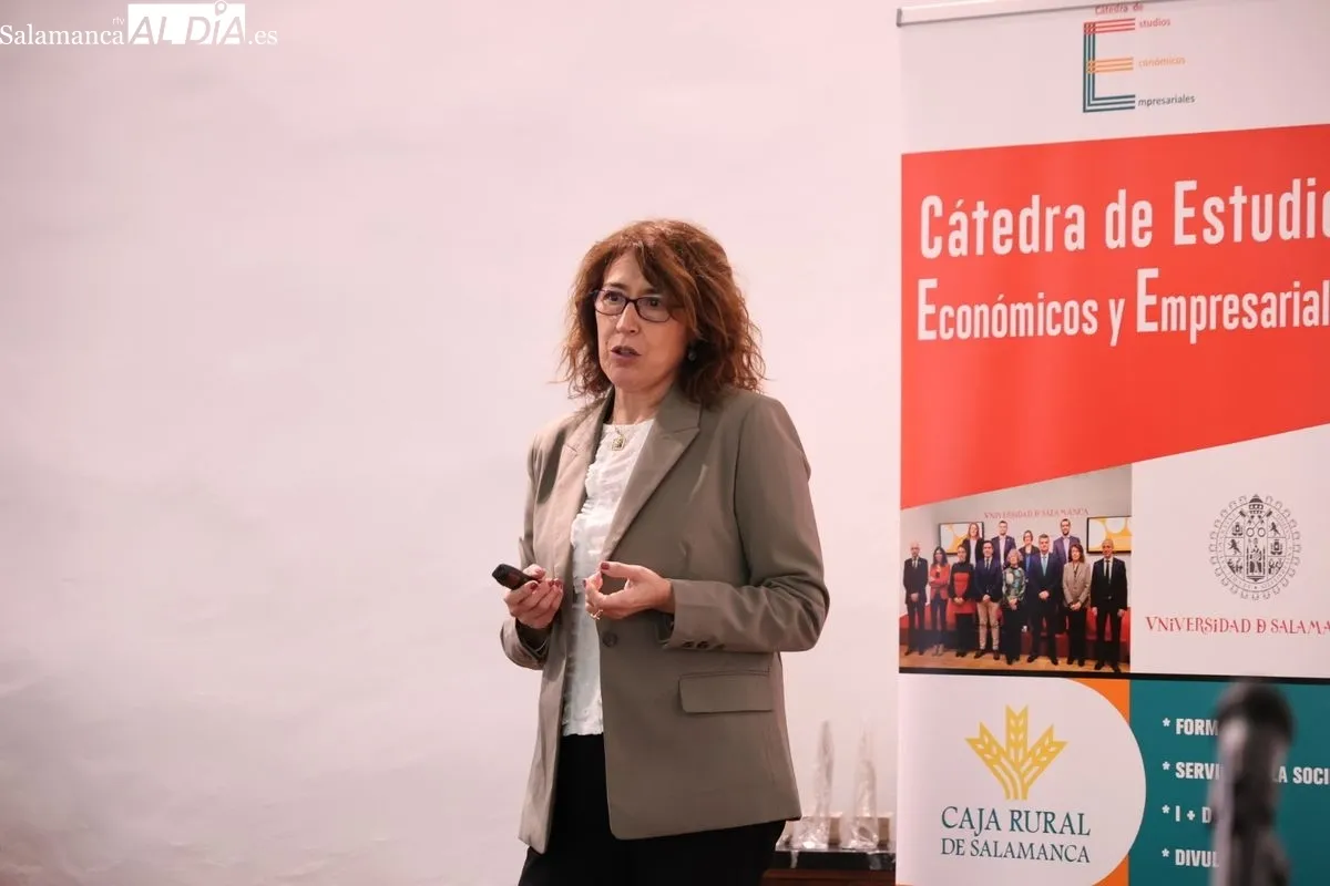 Entrega de premios a los mejores TFG de Creación e Innovación Empresarial en la I Jornada de Emprendimiento USAL y Caja Rural de Salamanca. Foto de David Sañudo