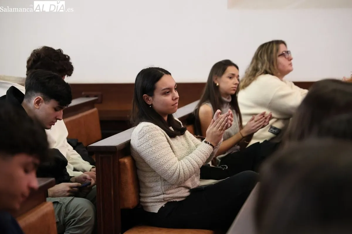 Entrega de premios a los mejores TFG de Creación e Innovación Empresarial en la I Jornada de Emprendimiento USAL y Caja Rural de Salamanca. Foto de David Sañudo