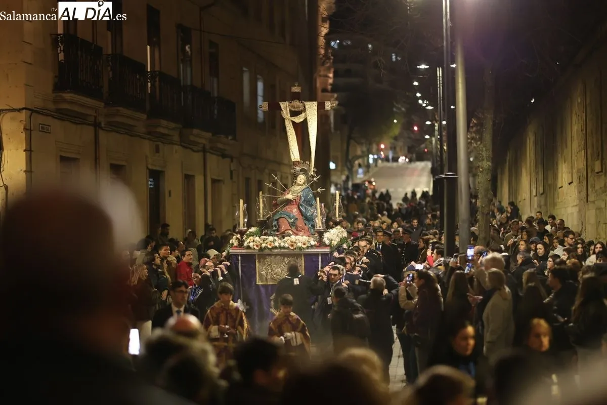 Procesión del Vía Matris de la Confradía de la Vera Cruz. Fotos: David Sañudo