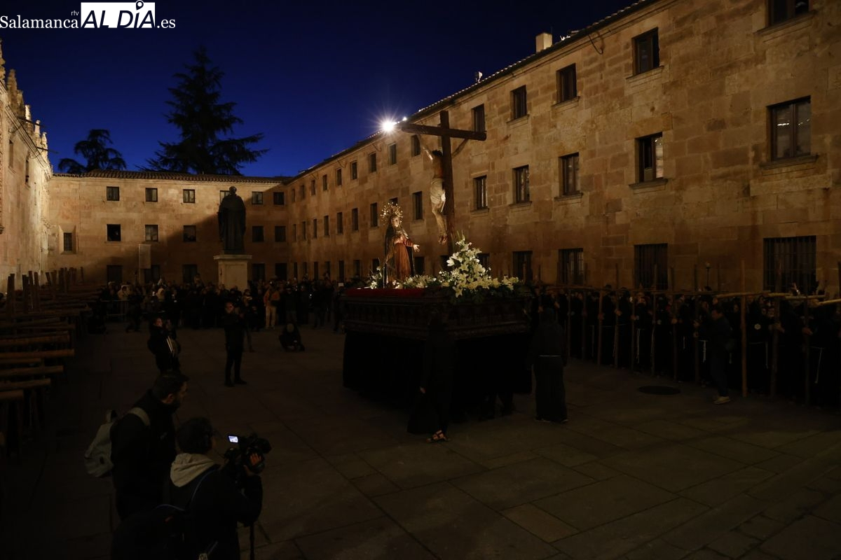 Hermandad Universitaria pide apagar luces en la Rúa Mayor