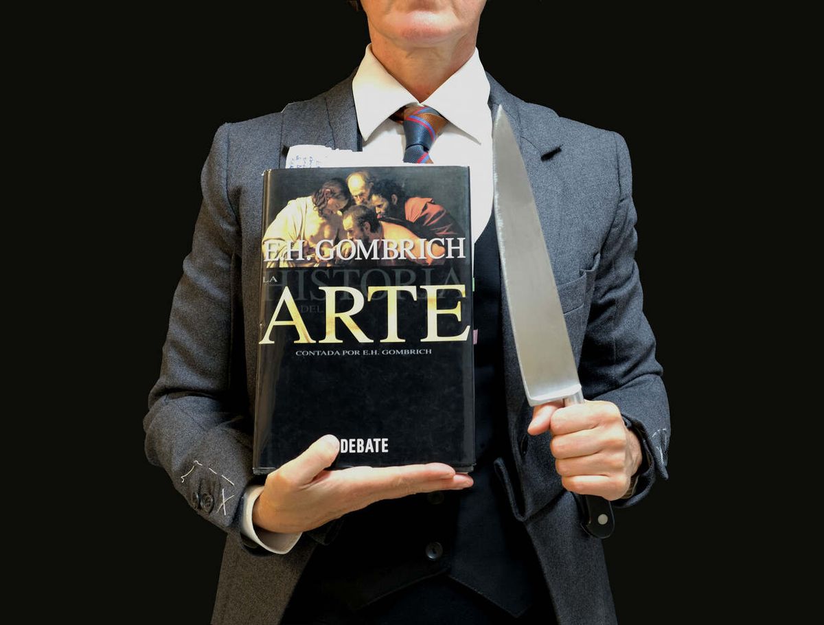 Performance Queridas viejas de María Gimeno en el DA2 de Salamanca