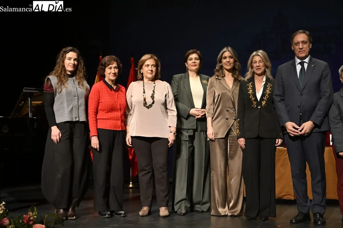 Foto 18 - FOTOS | Ciencia, periodismo y econom&iacute;a social: Salamanca premia el talento femenino