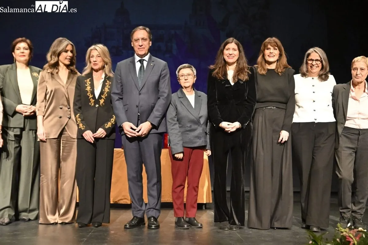 Foto 17 - FOTOS | Ciencia, periodismo y econom&iacute;a social: Salamanca premia el talento femenino