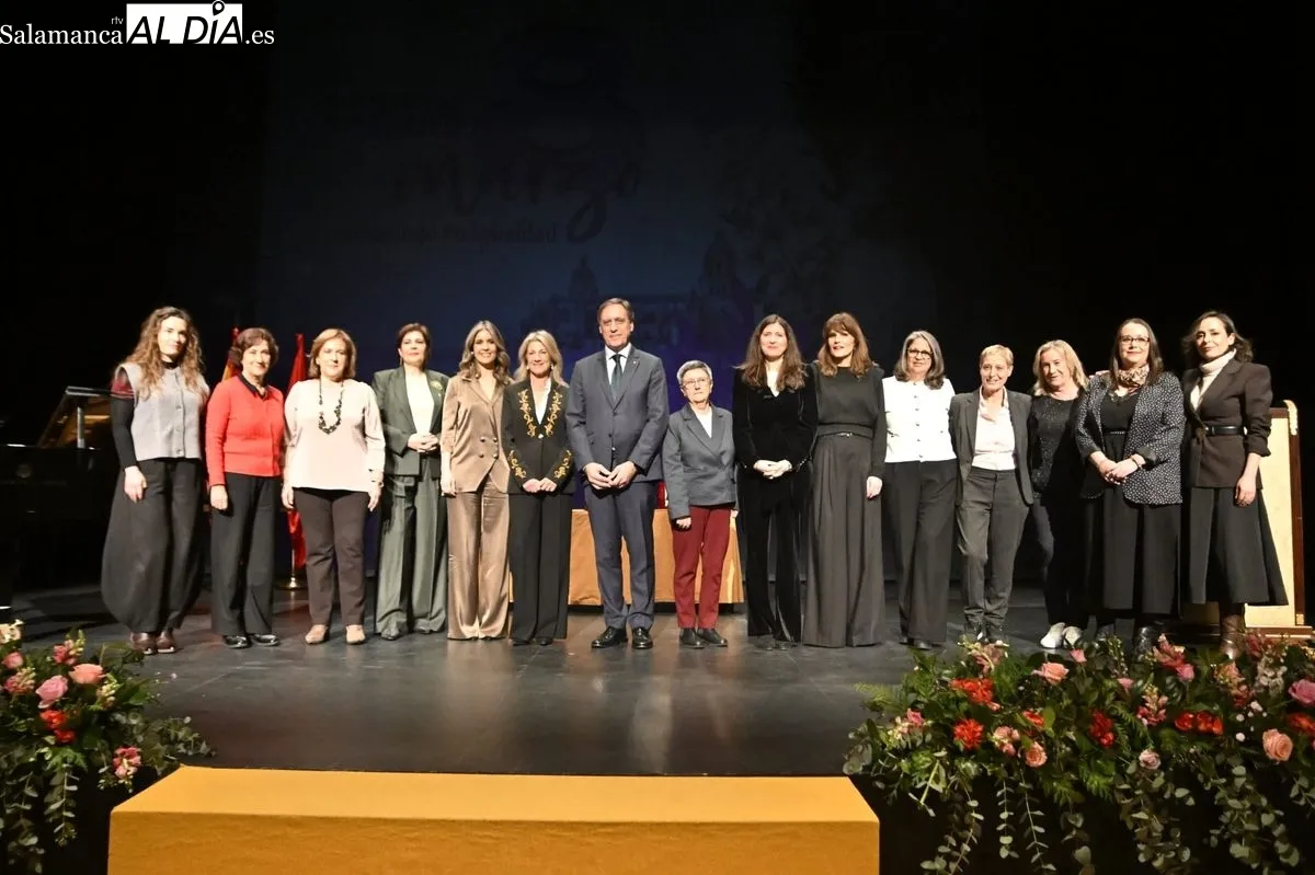 Foto 15 - FOTOS | Ciencia, periodismo y econom&iacute;a social: Salamanca premia el talento femenino
