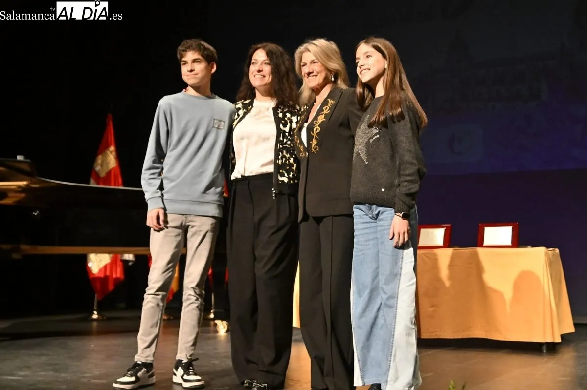 Foto 13 - FOTOS | Ciencia, periodismo y econom&iacute;a social: Salamanca premia el talento femenino