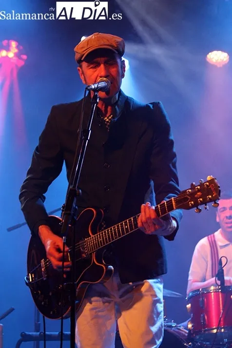 Ricky Gil guitarrista de Brighton 64 (Foto: Julio Alonso)