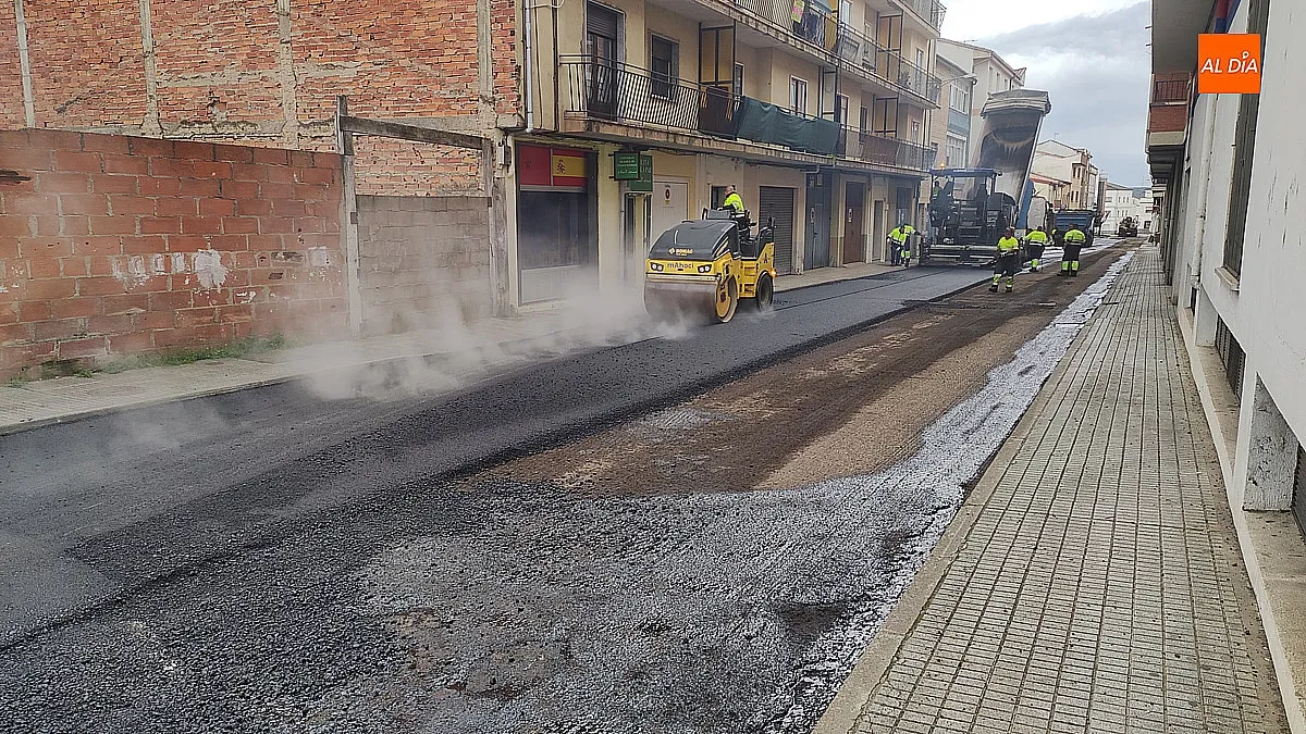 Foto 2 - Las obras de asfaltado se reanudan en la calle Wetones 