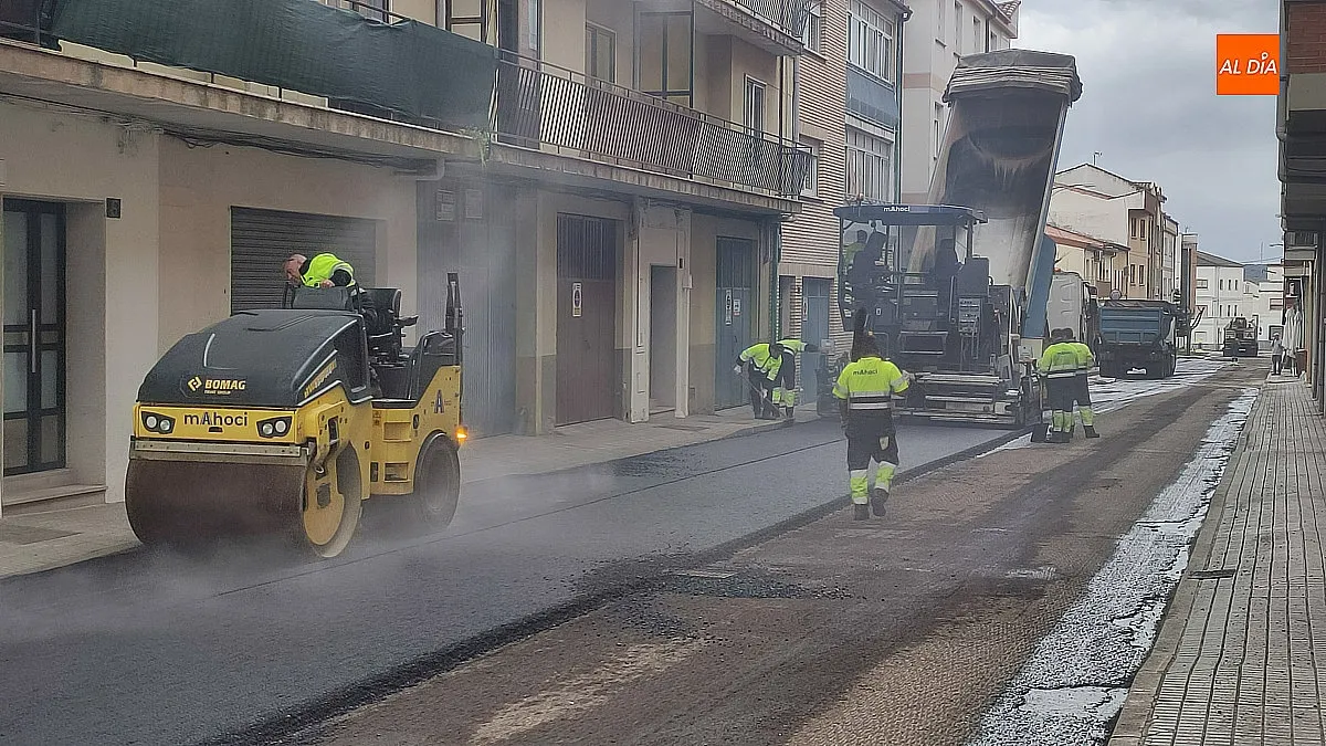 Foto 3 - Las obras de asfaltado se reanudan en la calle Wetones 