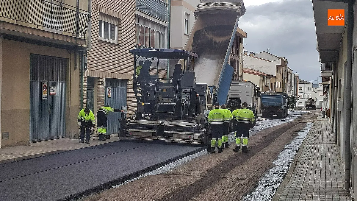 Foto 4 - Las obras de asfaltado se reanudan en la calle Wetones 