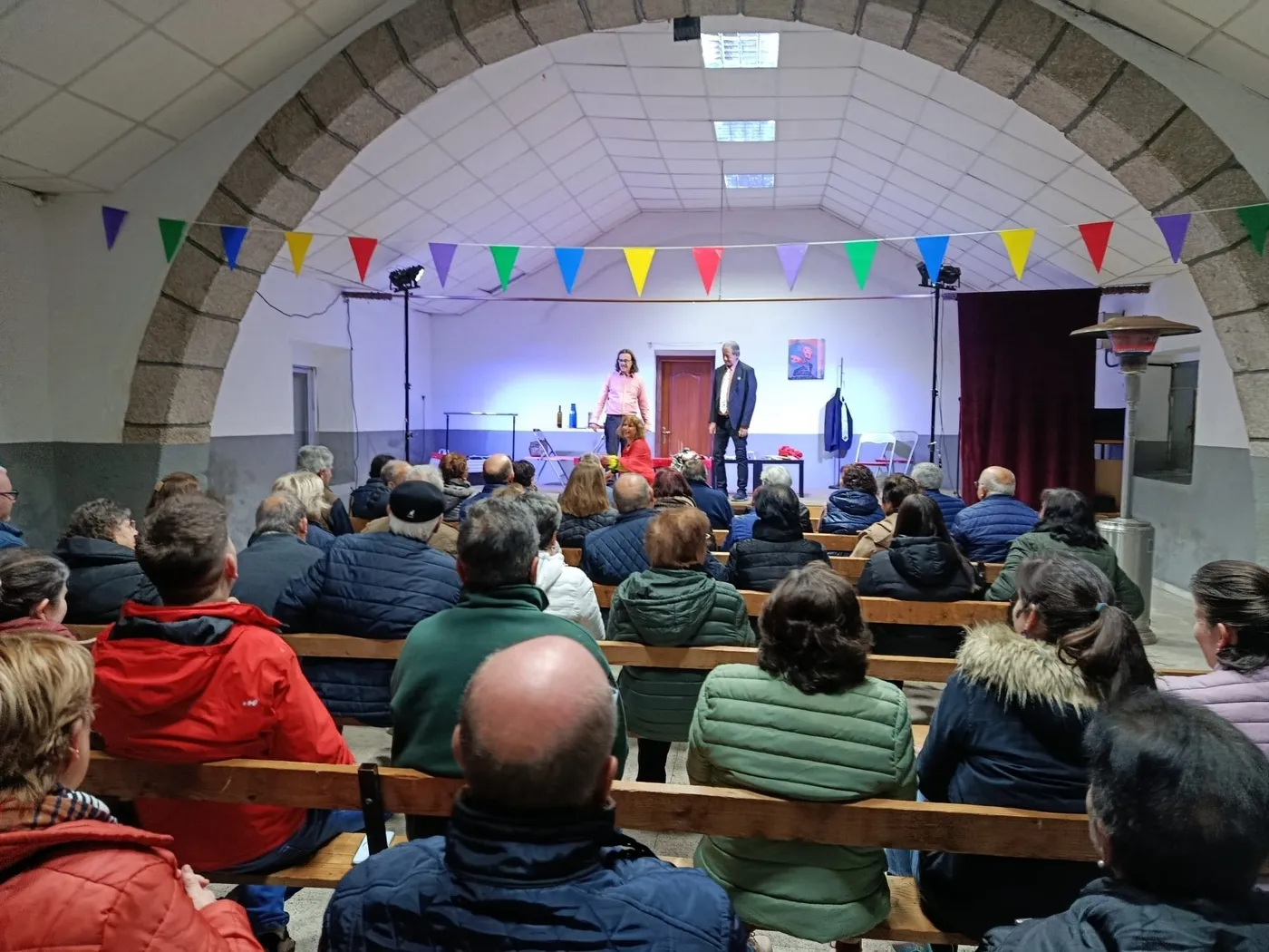 Representación de la obra 'Cal y arena' en Valderrodrigo