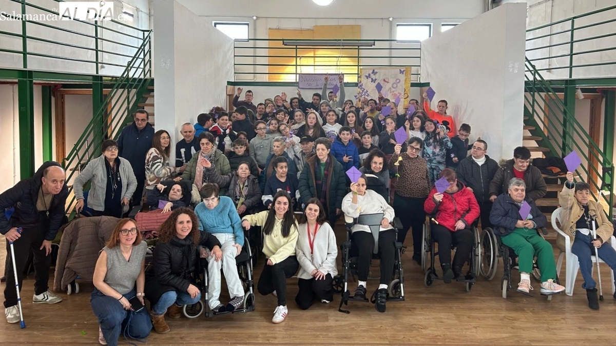 Vitigudino: Asprodes y alumnos celebran juntos el 8M