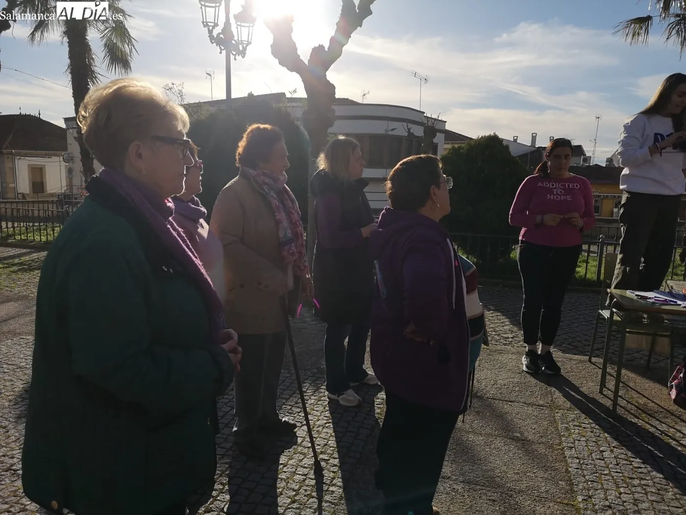 Las mujeres de La Fregeneda celebraron este domingo el Día Internacional de la Mujer / PURI SÁNCHEZ RUBIO
