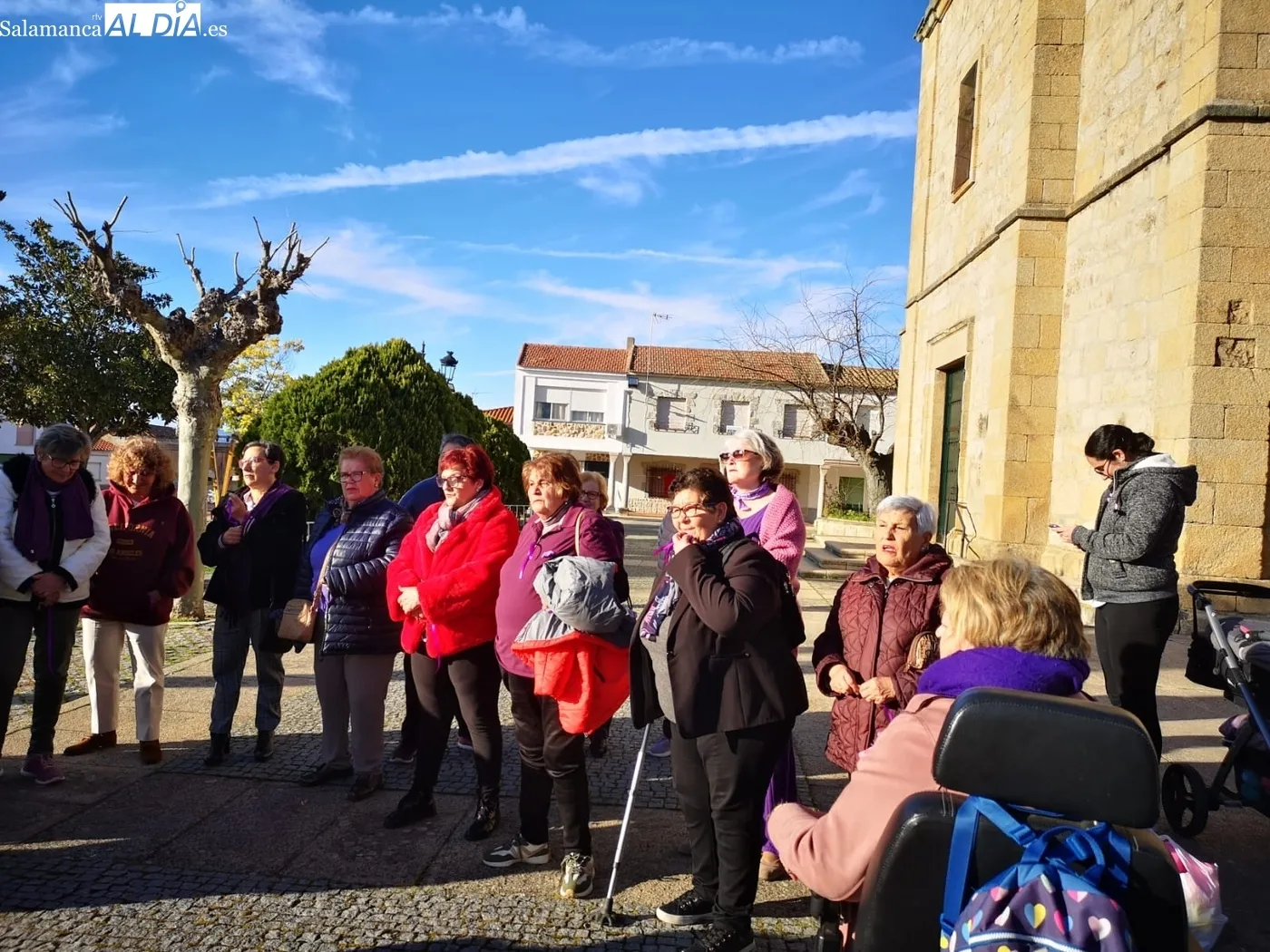 Las mujeres de La Fregeneda celebraron este domingo el Día Internacional de la Mujer / PURI SÁNCHEZ RUBIO