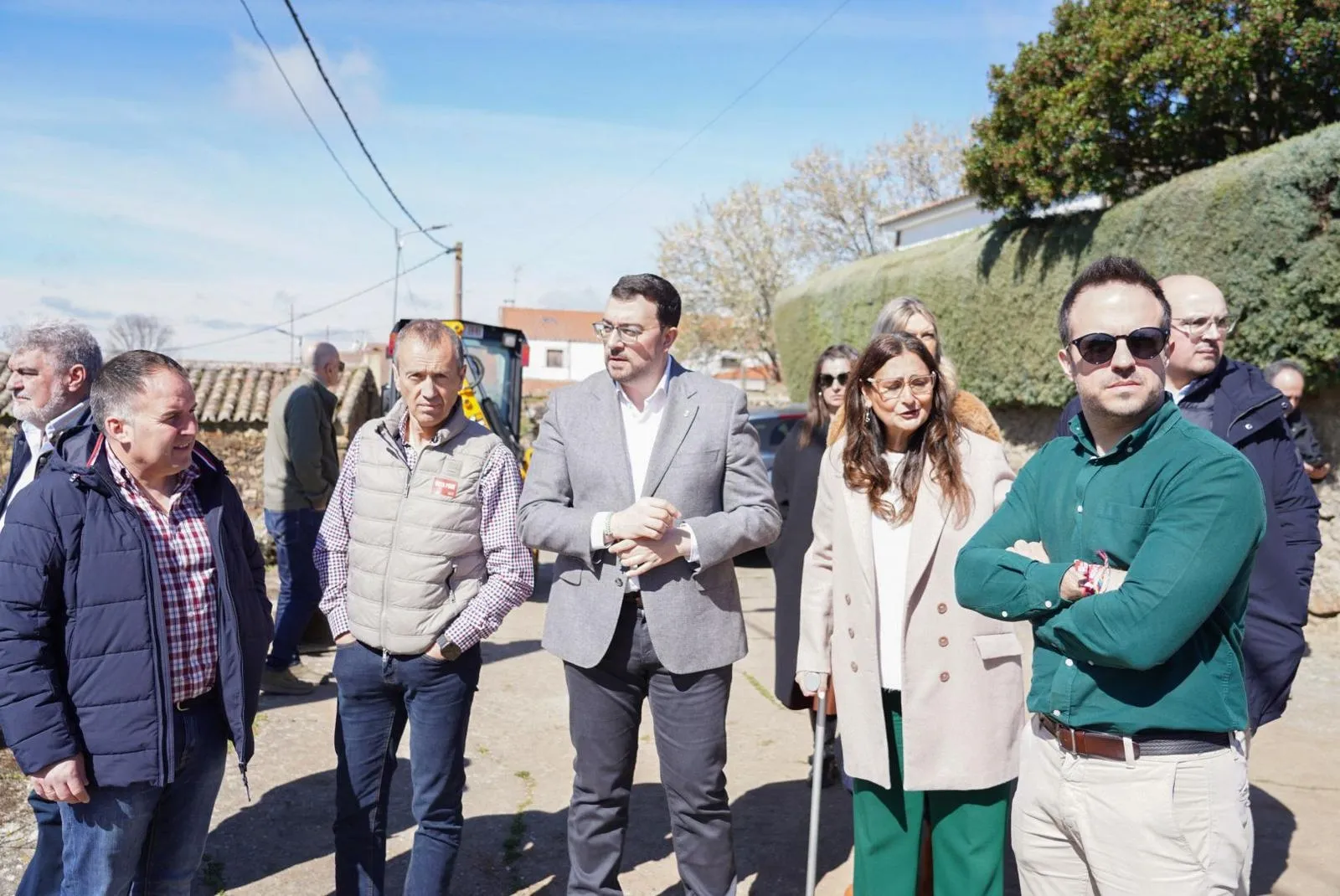 Foto 7 - Adri&aacute;n Barb&oacute;n expone en Ciudad Rodrigo el modelo asturiano contra la despoblaci&oacute;n en el cierre de campa&ntilde;a
