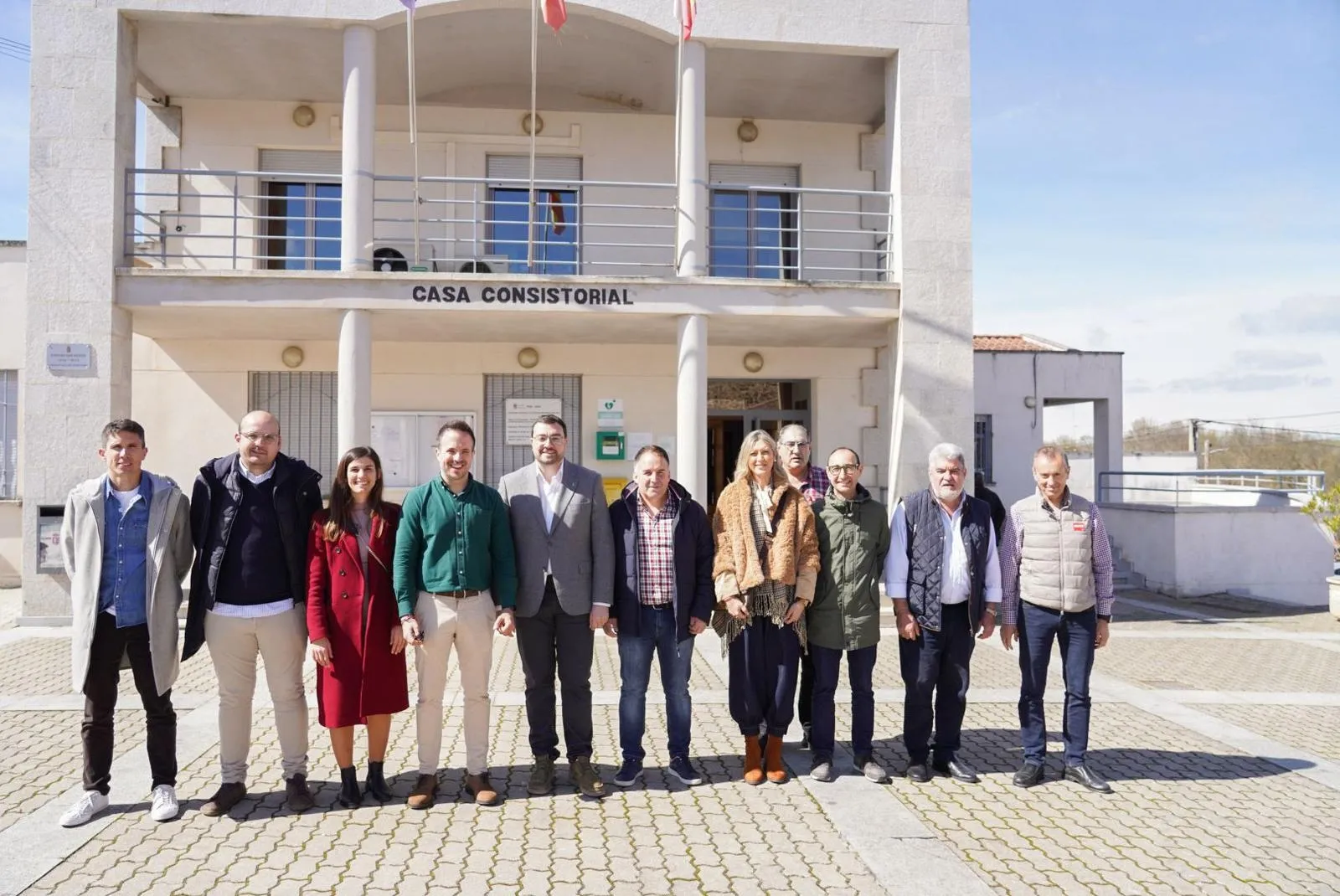 Foto 6 - Adri&aacute;n Barb&oacute;n expone en Ciudad Rodrigo el modelo asturiano contra la despoblaci&oacute;n en el cierre de campa&ntilde;a