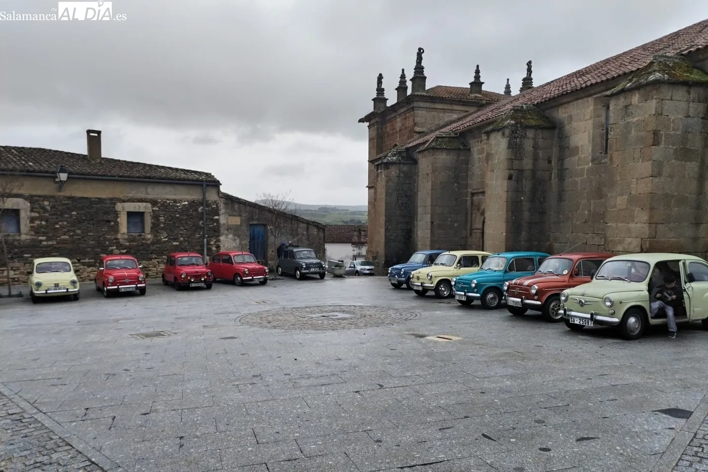 Una decena de Seat 600 recorren Las Arribes este fin de semana 