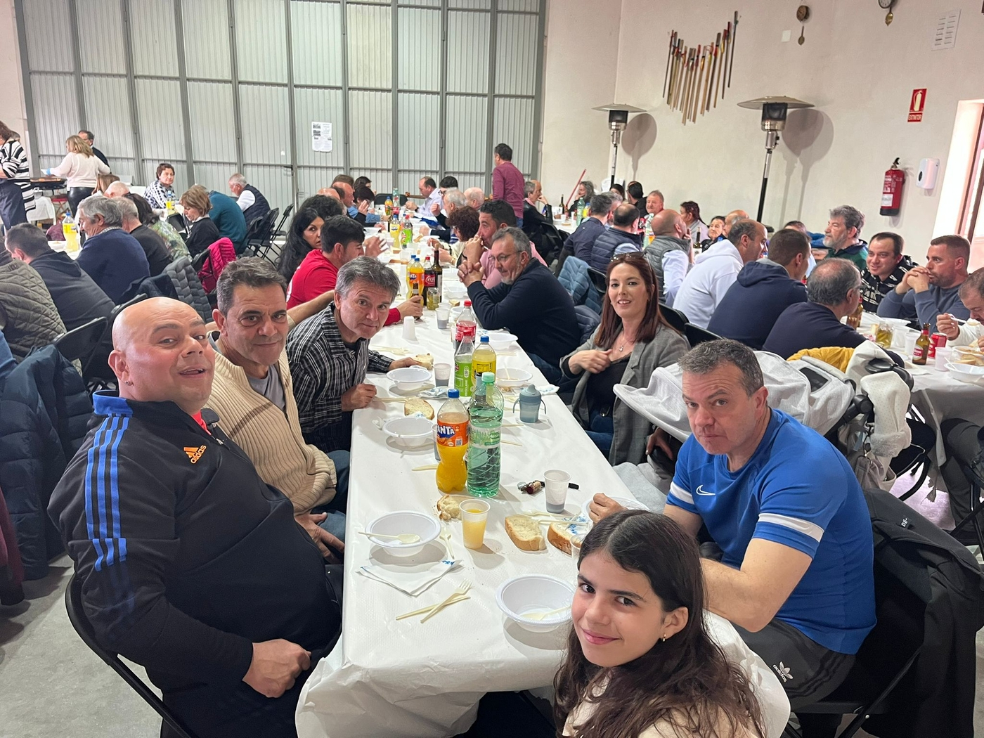 Un gran cocido reúne a 100 vecinos en Gejo de los Reyes