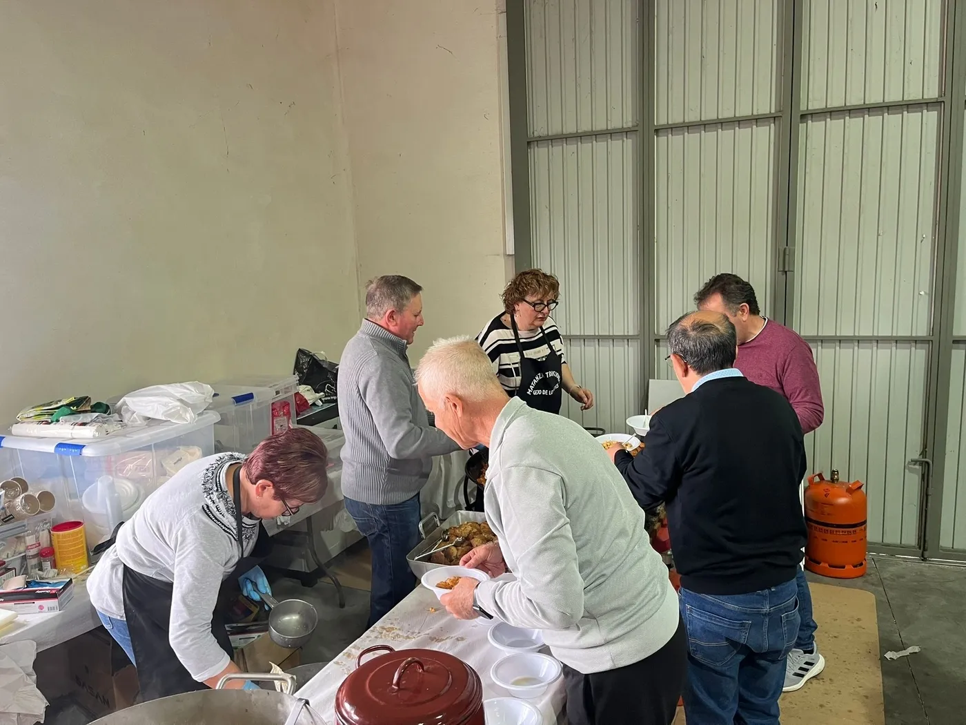 En torno a un centenar de personas dieron cuenta en Gejo de los Reyes de un gran cocido  