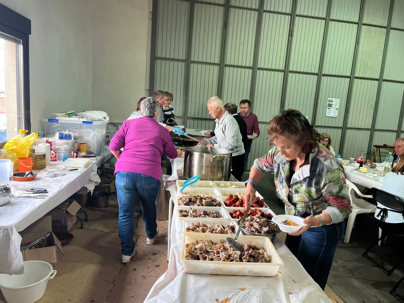En torno a un centenar de personas dieron cuenta en Gejo de los Reyes de un gran cocido  
