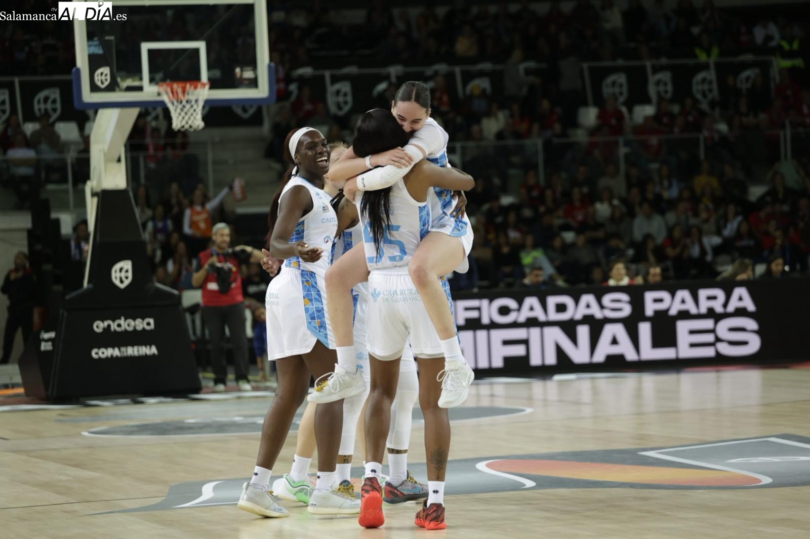 FOTOS | ¡El Perfumerías Avenida da la sorpresa ante el Uni Girona de Íñiguez con una exhibición y se cita con el Jairis en semis de Copa de la Reina! (53-76)