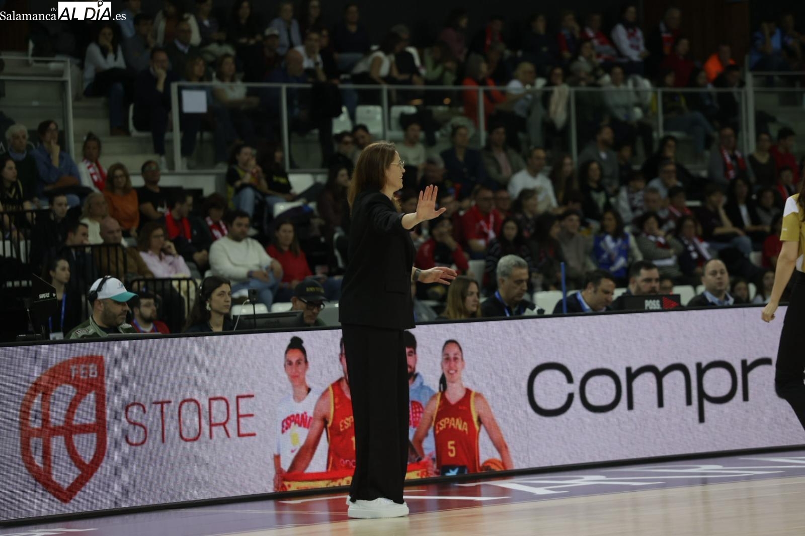 Montañana bromea acerca del binomio Iyana-Soriano en el Perfumerías Avenida: A veces me vuelven loca y tengo millones de canas, pero no las cambiaría por nadie