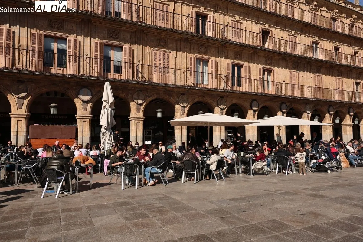 Ambiente en Salamanca en este primer domingo de marzo. Foto: David Sañudo