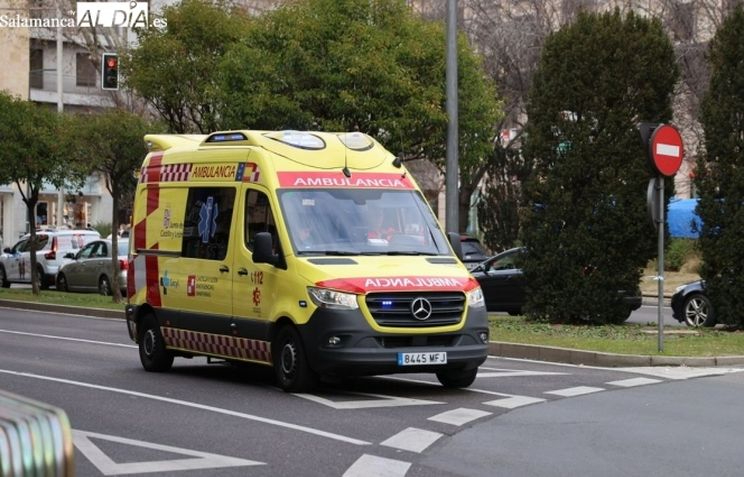 Accidente rotonda Leclerc: mujer herida en Carbajosa
