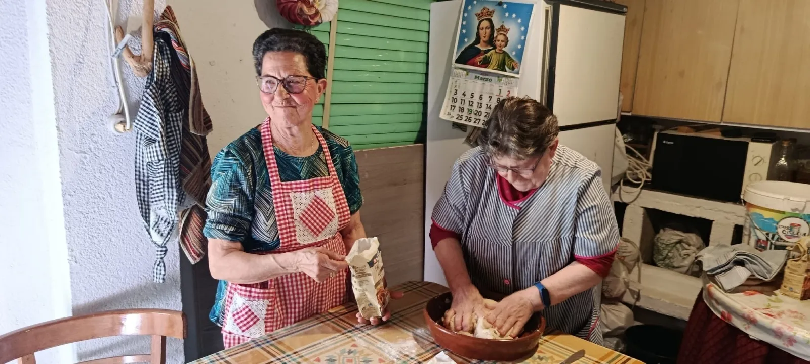 Foto 6 - Entre perolas y an&iacute;s: Santiago de la Puebla revive el sabor de sus Cuquillos para su hist&oacute;rico Encuentro de la Capa 