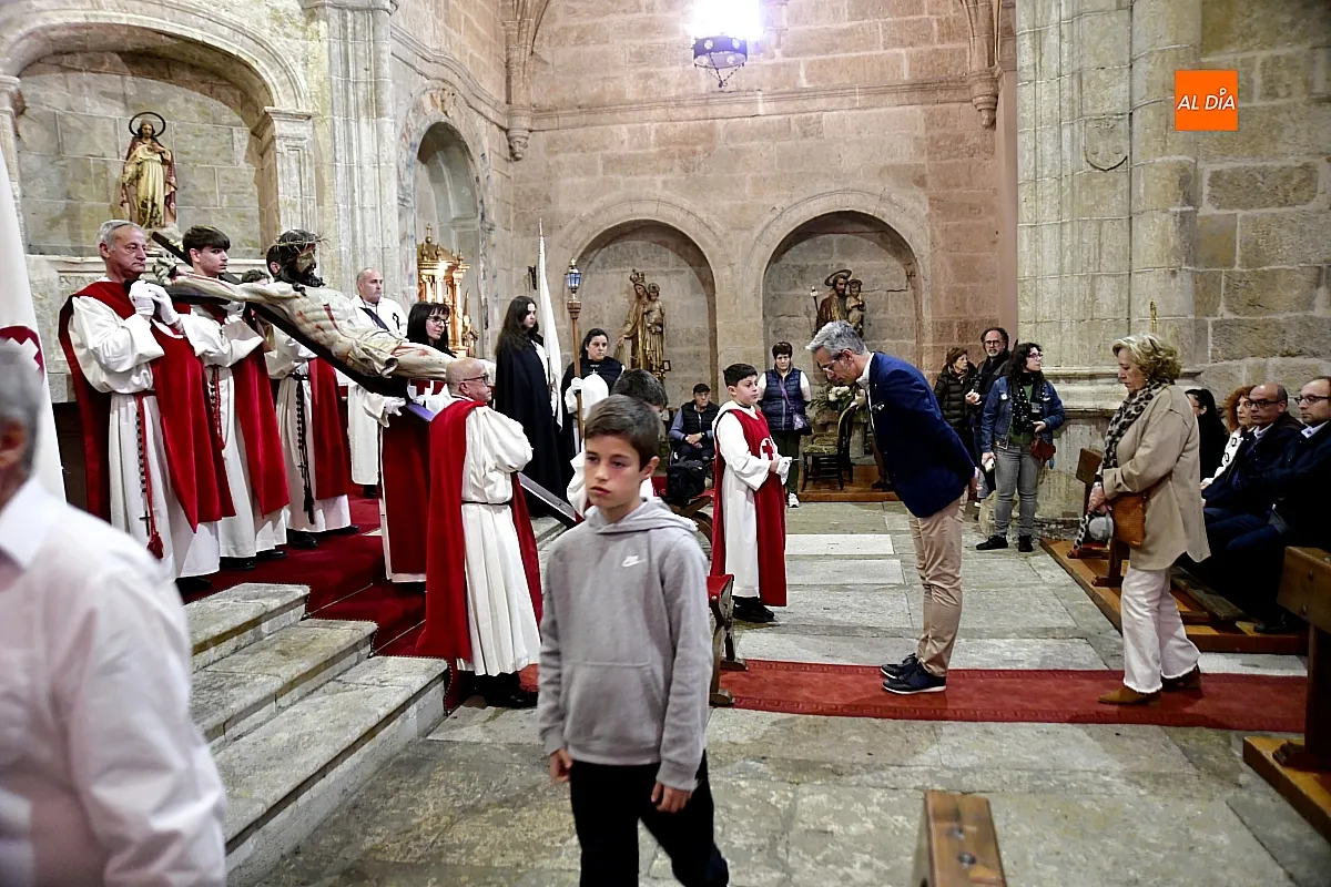 Bajada y Besapies Cristo del Silencio