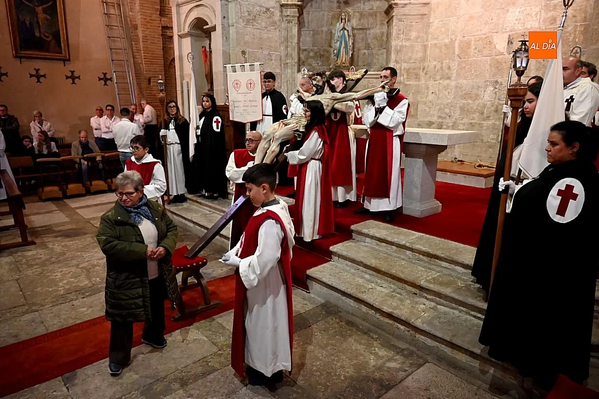 Bajada y Besapies Cristo del Silencio