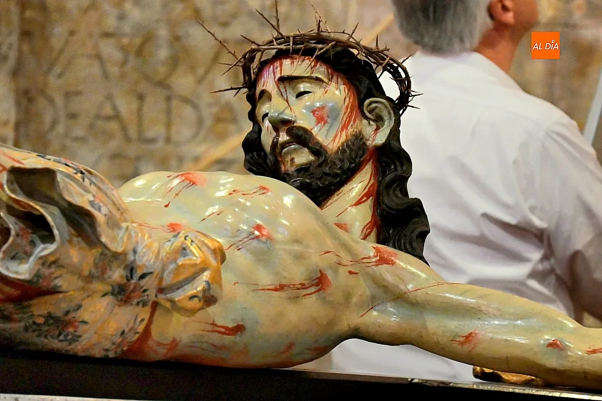 Bajada y Besapies Cristo del Silencio
