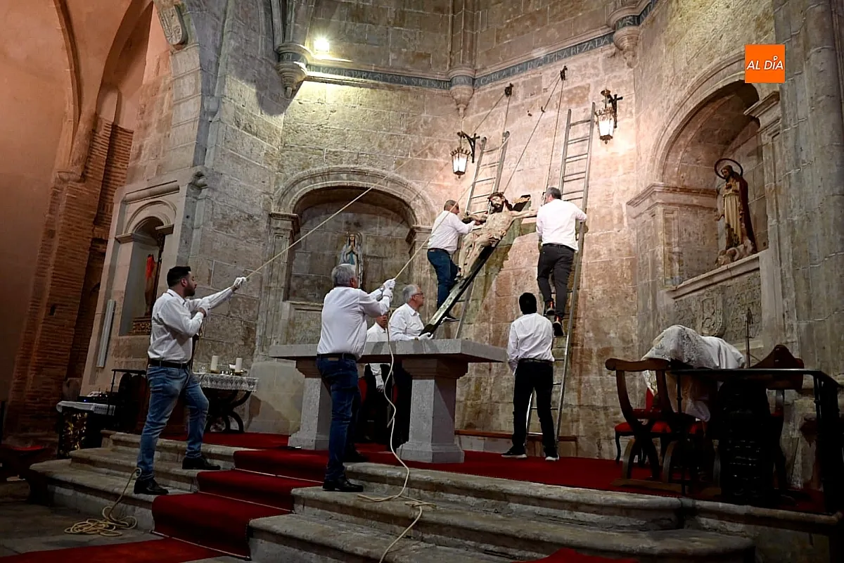 Bajada y Besapies Cristo del Silencio
