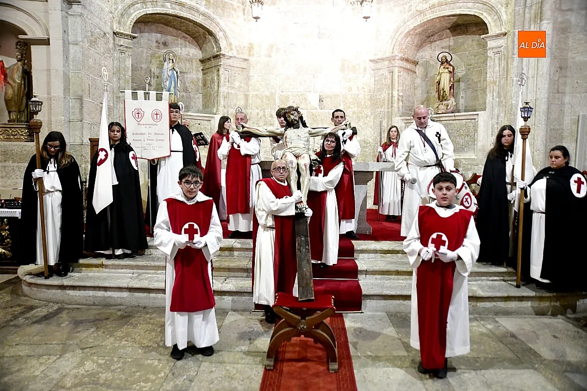 Bajada y Besapies Cristo del Silencio