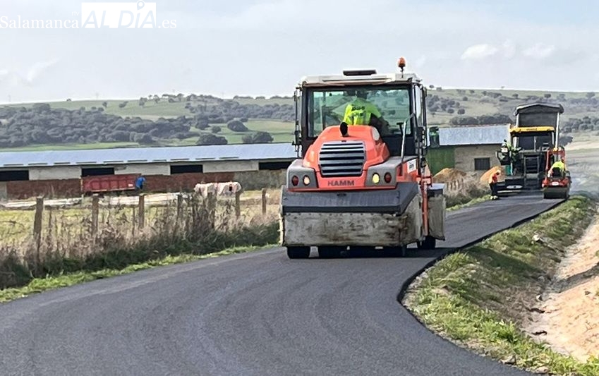Sieteiglesias de Tormes y Buenavista renuevan la carretera que las une con Salamanca