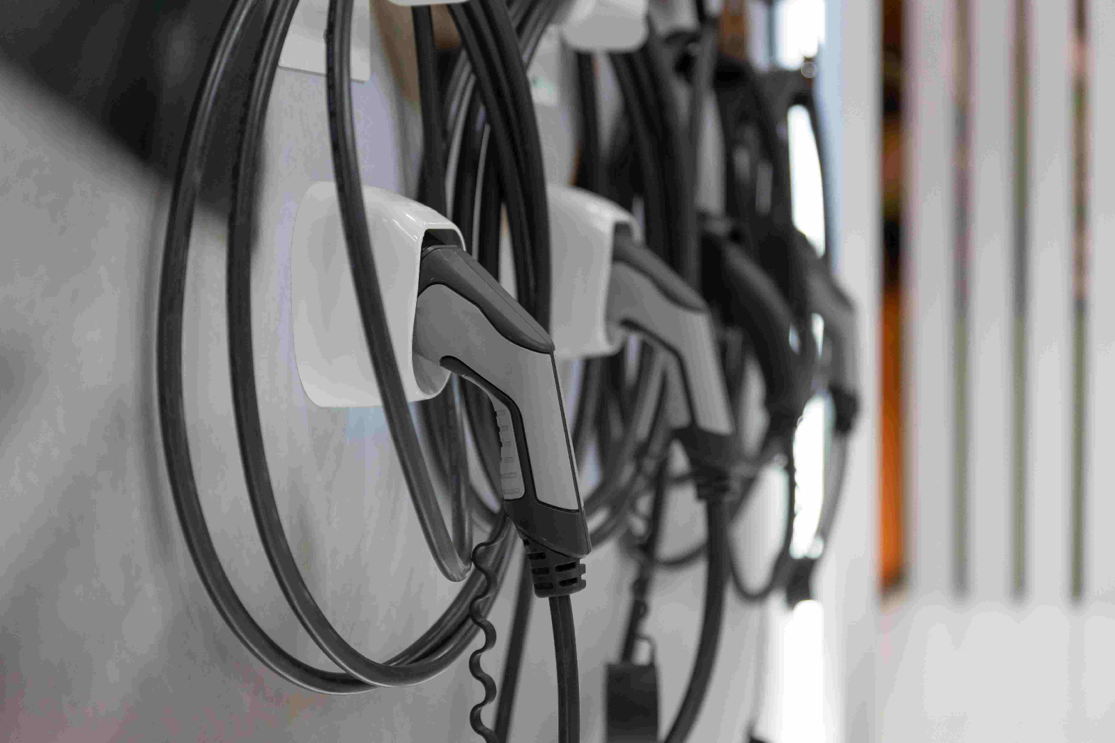 El auge de los cargadores eléctricos corporativos: ahorro, incentivos y oportunidades de negocio