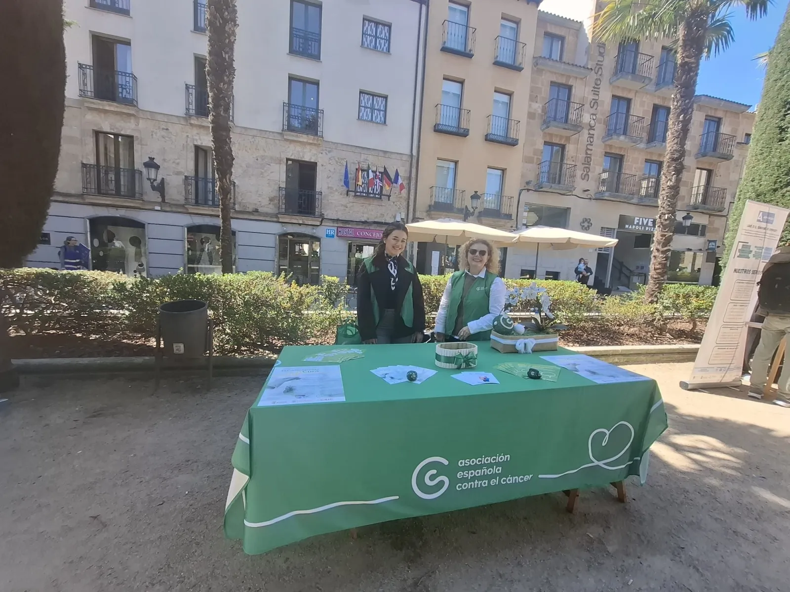 Voluntarios de la asociación se han desplegado por distintos puntos de Salamanca