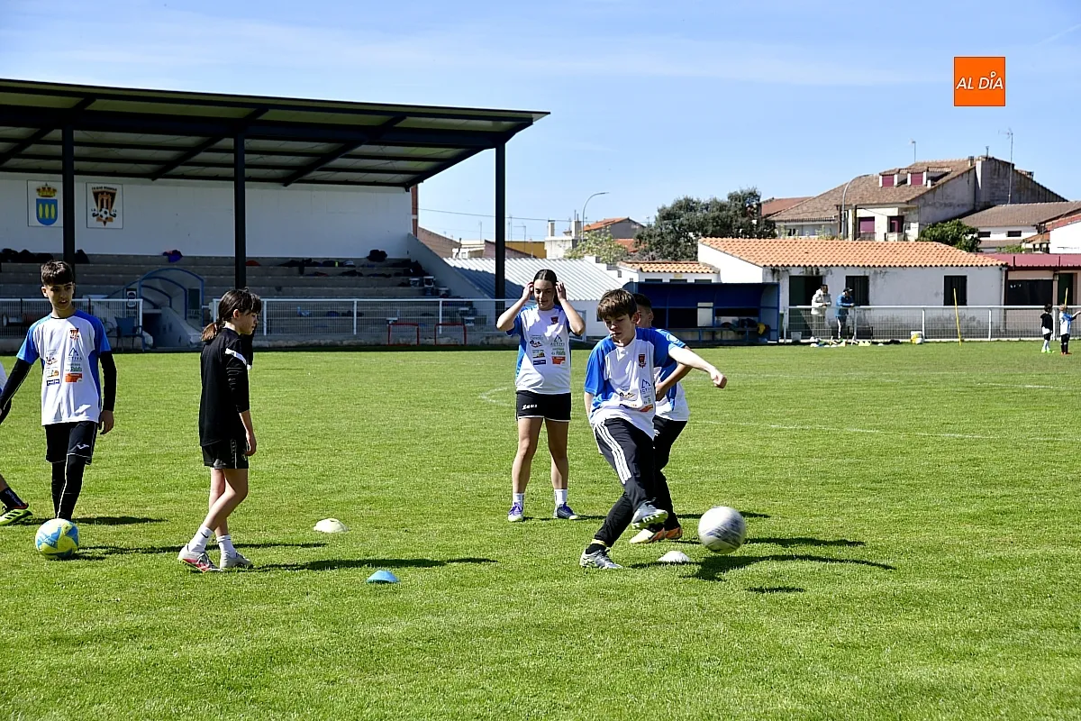 Foto 13 - Comienza el Cl&iacute;nic Ricardo S&aacute;nchez con 60 participantes en Ciudad Rodrigo