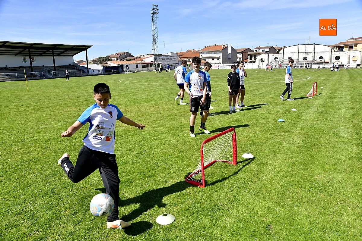 Foto 15 - Comienza el Cl&iacute;nic Ricardo S&aacute;nchez con 60 participantes en Ciudad Rodrigo