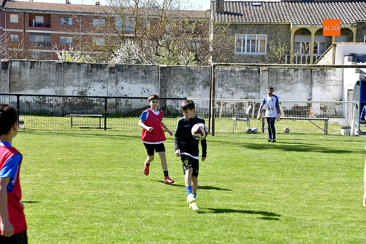 Foto 16 - Comienza el Cl&iacute;nic Ricardo S&aacute;nchez con 60 participantes en Ciudad Rodrigo