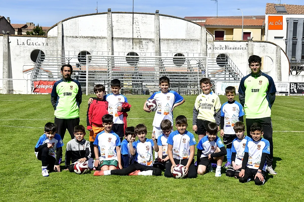 Foto 8 - Comienza el Cl&iacute;nic Ricardo S&aacute;nchez con 60 participantes en Ciudad Rodrigo