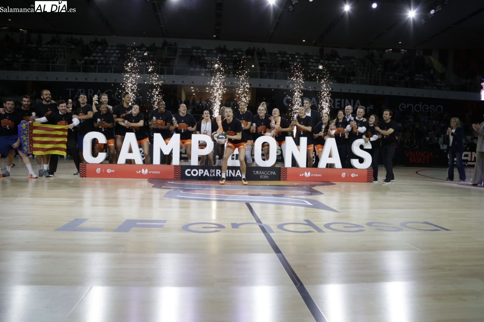 FOTOS | El Valencia Basket destrona como campeón de la Copa de la Reina al verdugo del Perfumerías Avenida (70-65)