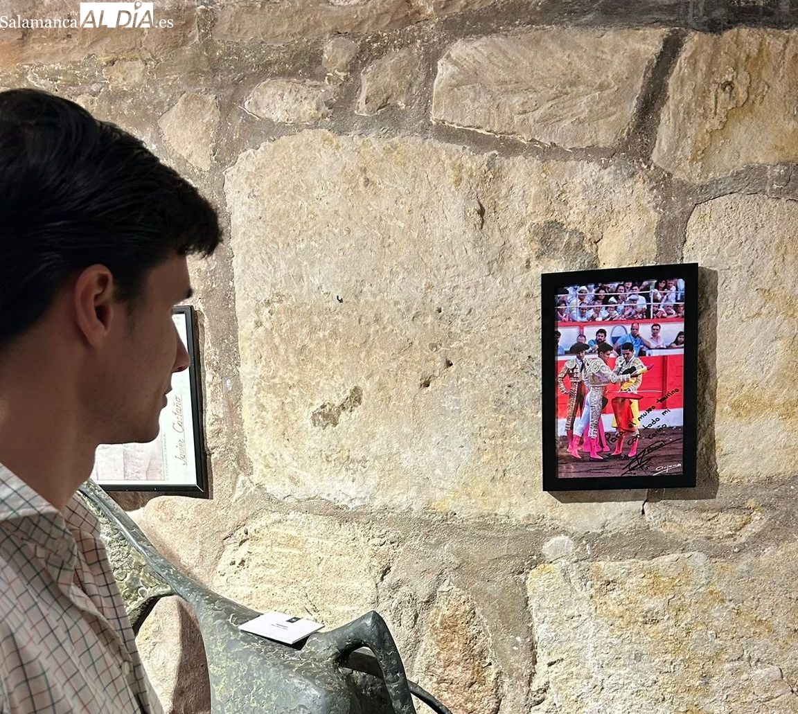Diosleguarde dona su foto al Museo Taurino de Salamanca