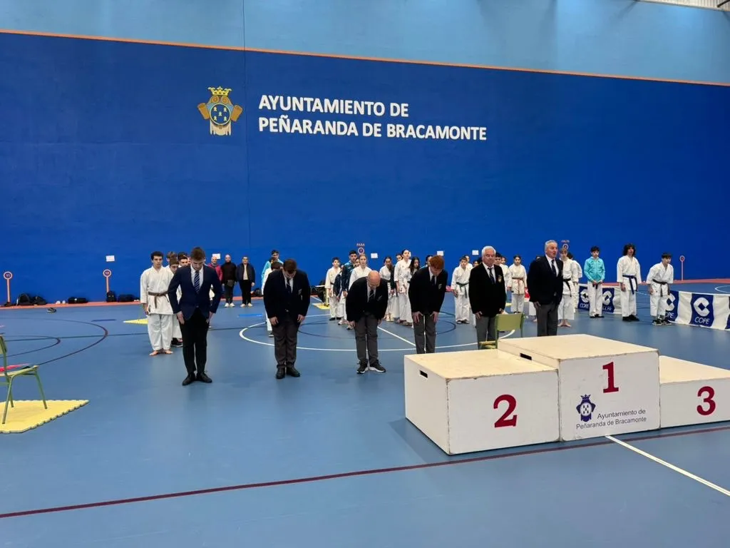 Foto 6 - M&aacute;s de 120 j&oacute;venes participan en el consolidado IV Open de K&aacute;rate Ciudad de Pe&ntilde;aranda
