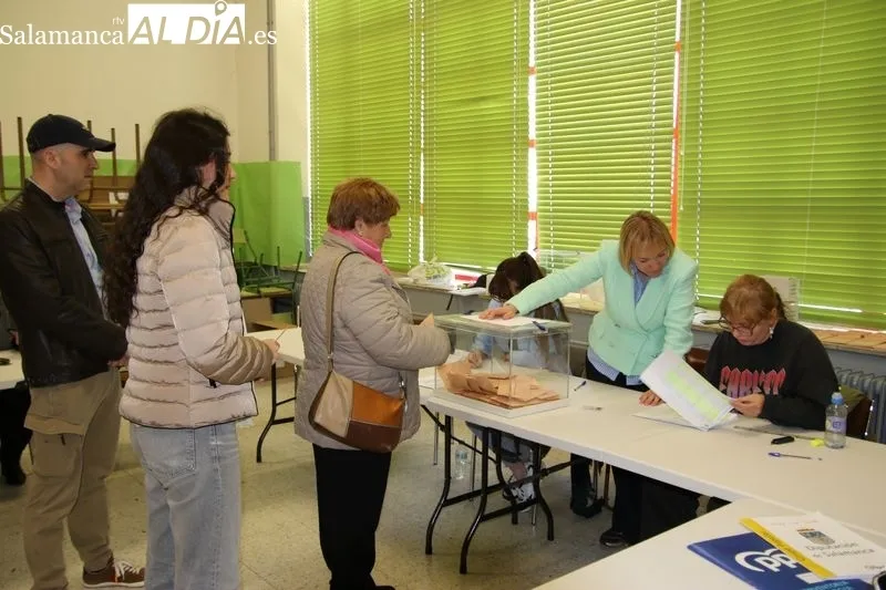 Foto 2 - El PP de Ma&ntilde;ueco revalida su victoria en Alba de Tormes y crece m&aacute;s de tres puntos