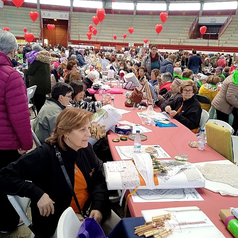 Encuentro de encajeras en Arroyo de la Encomienda 
