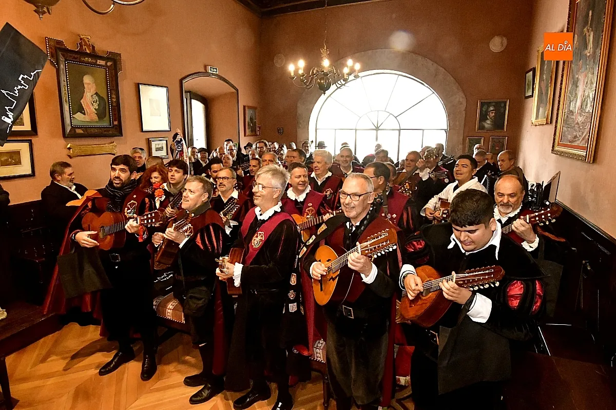  Encuentro Rondalla Tres Columnas y la Tuna de Biología de Sevilla en Ciudad Rodrigo