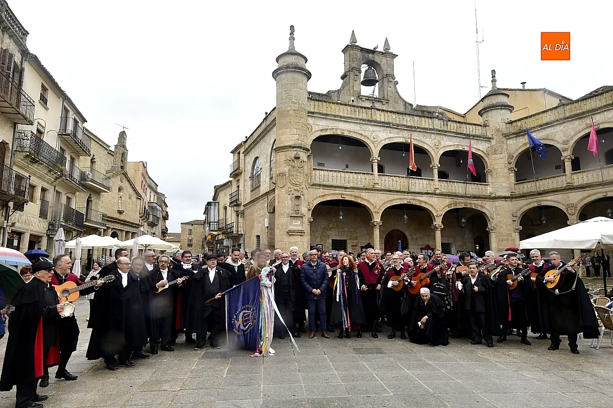  Encuentro Rondalla Tres Columnas y la Tuna de Biología de Sevilla en Ciudad Rodrigo