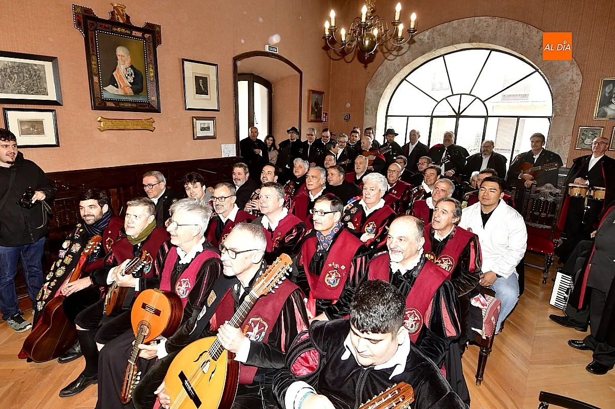  Encuentro Rondalla Tres Columnas y la Tuna de Biología de Sevilla en Ciudad Rodrigo